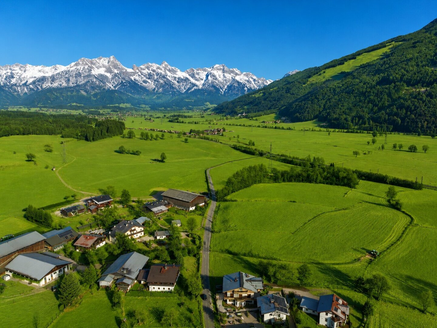 Sonniges Baugrundstück mit 902 m² attraktiver Alleinlage in Maishofen – Ortsteil Mitterhofen