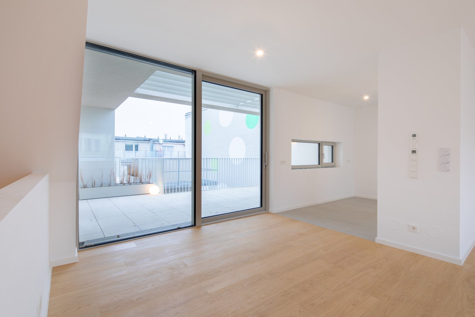 Urbaner Wohntraum über den Dächern Wiens – Stilvolle Dachgeschoß-Maisonette mit zwei Terrassen