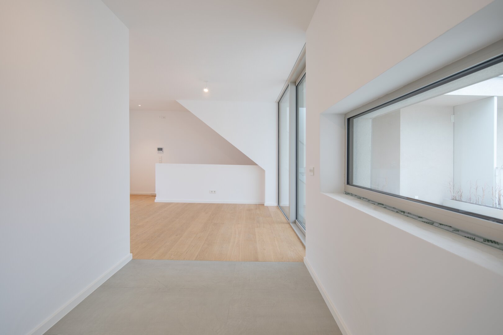 Urbaner Wohntraum über den Dächern Wiens – Stilvolle Dachgeschoß-Maisonette mit zwei Terrassen