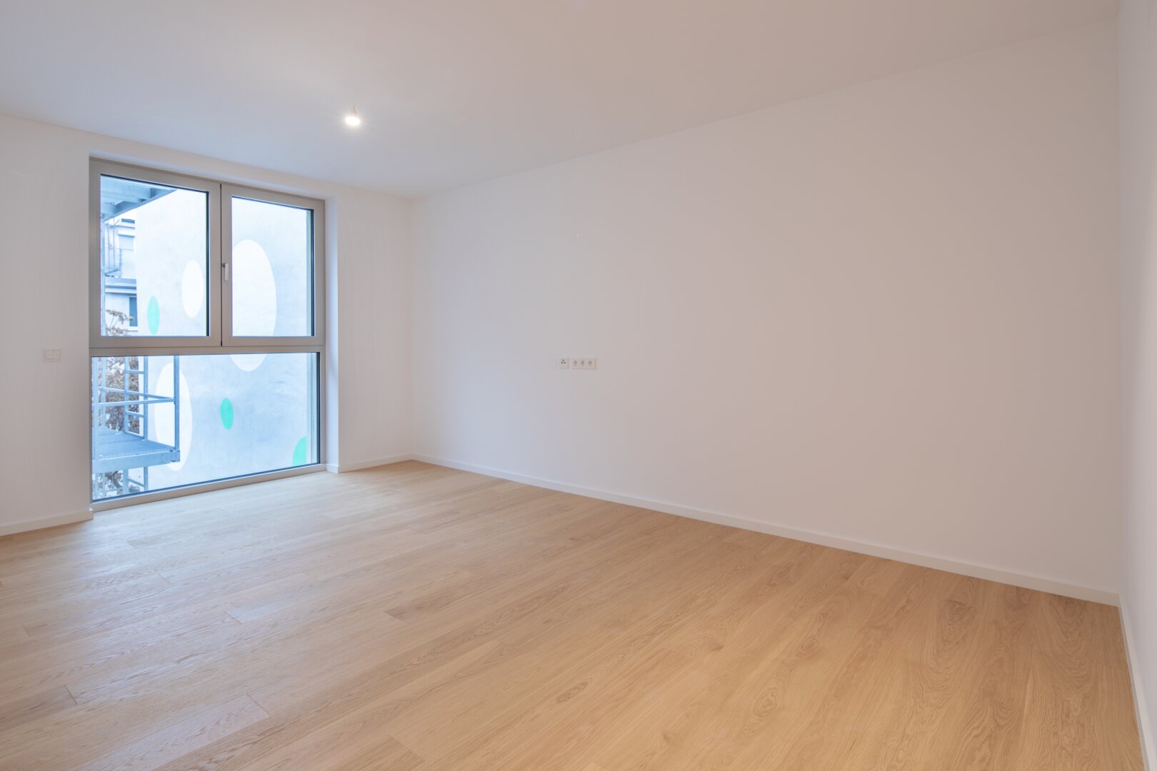 Urbaner Wohntraum über den Dächern Wiens – Stilvolle Dachgeschoß-Maisonette mit zwei Terrassen