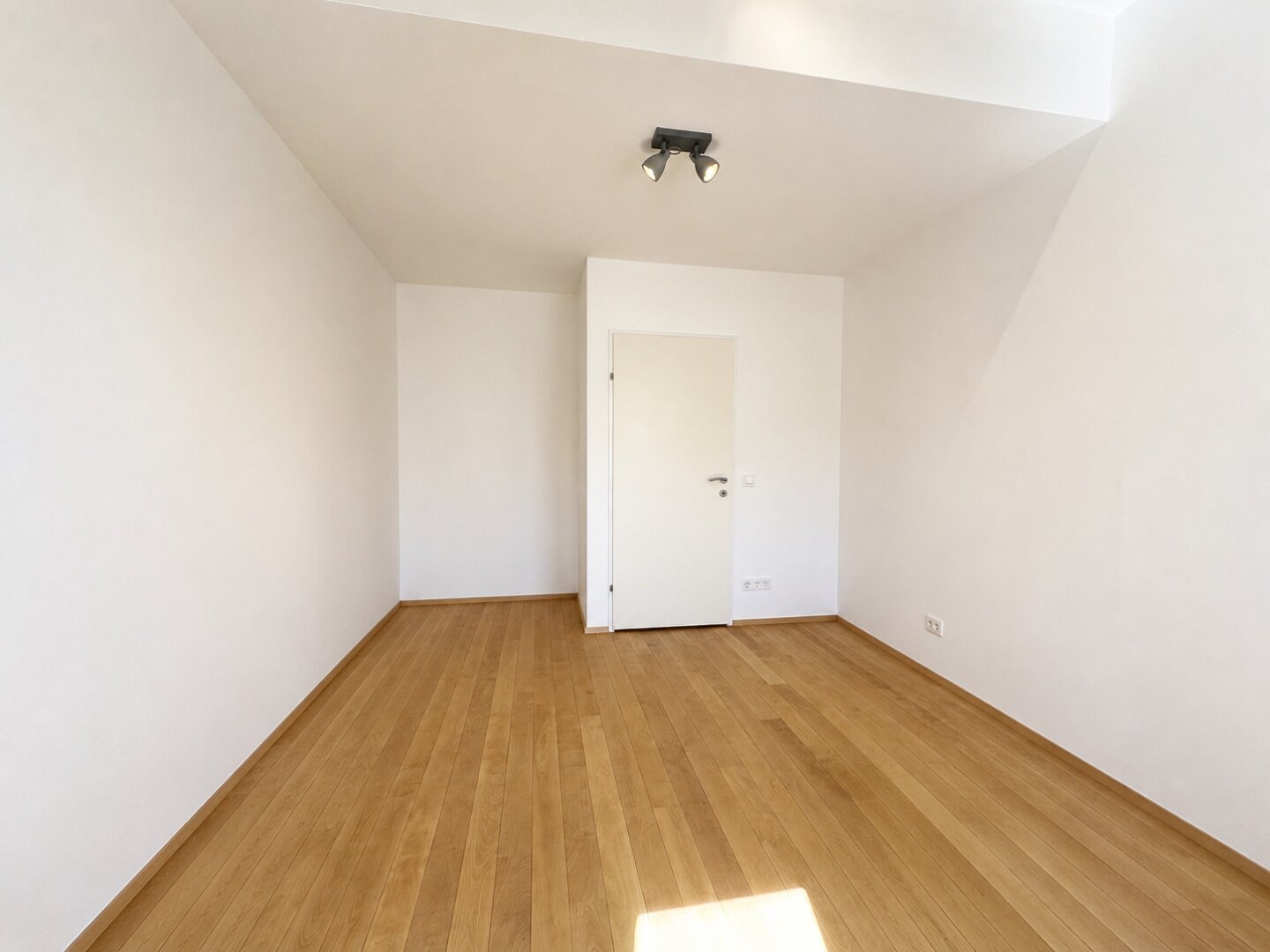 Traumhafte 4-Zimmer-Wohnung mit Dachterrasse beim Augarten