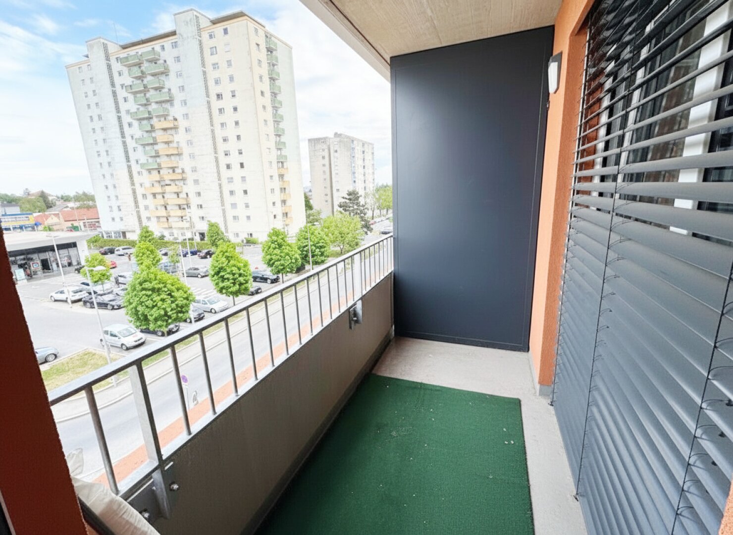 Beziehbar ab: 01.08.2026 - Erstklassige 2 Zimmerwohnung mit Freifläche nahe Center West und Strassganger Bad