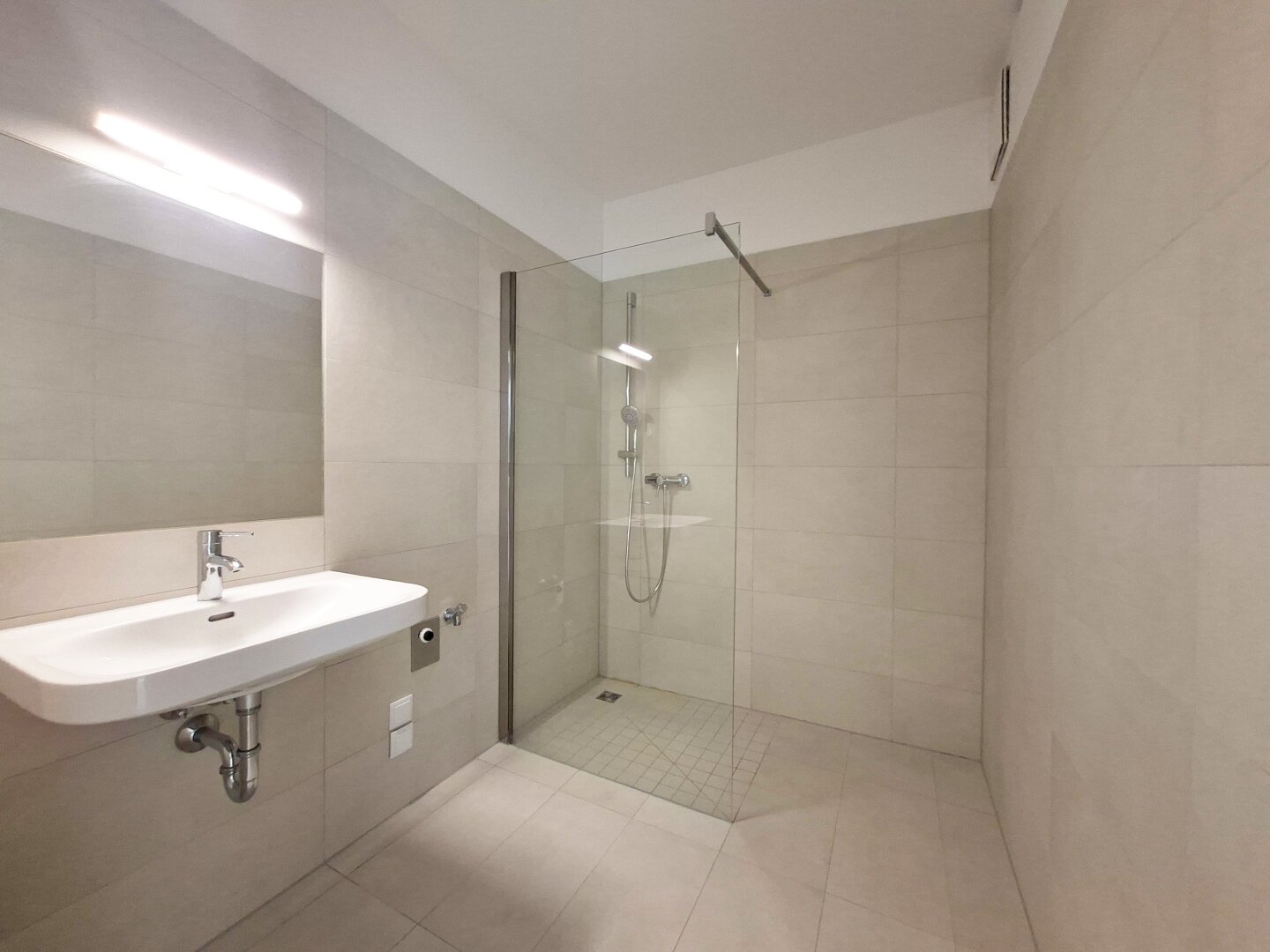 Tolle 2 Zimmerwohnung mit Balkon! Nahe dem WU Campus und Wiener Prater!