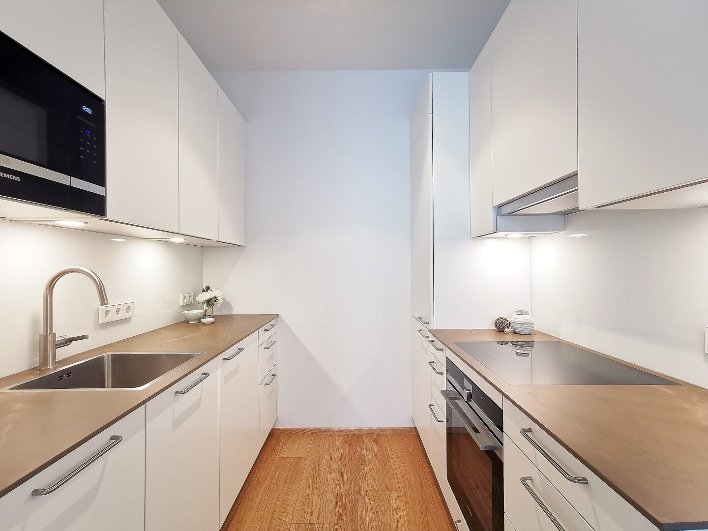 Hochwertige 2-Zimmerwohnung mit Loggia  im Diplomatenviertel beim Stadtpark!
