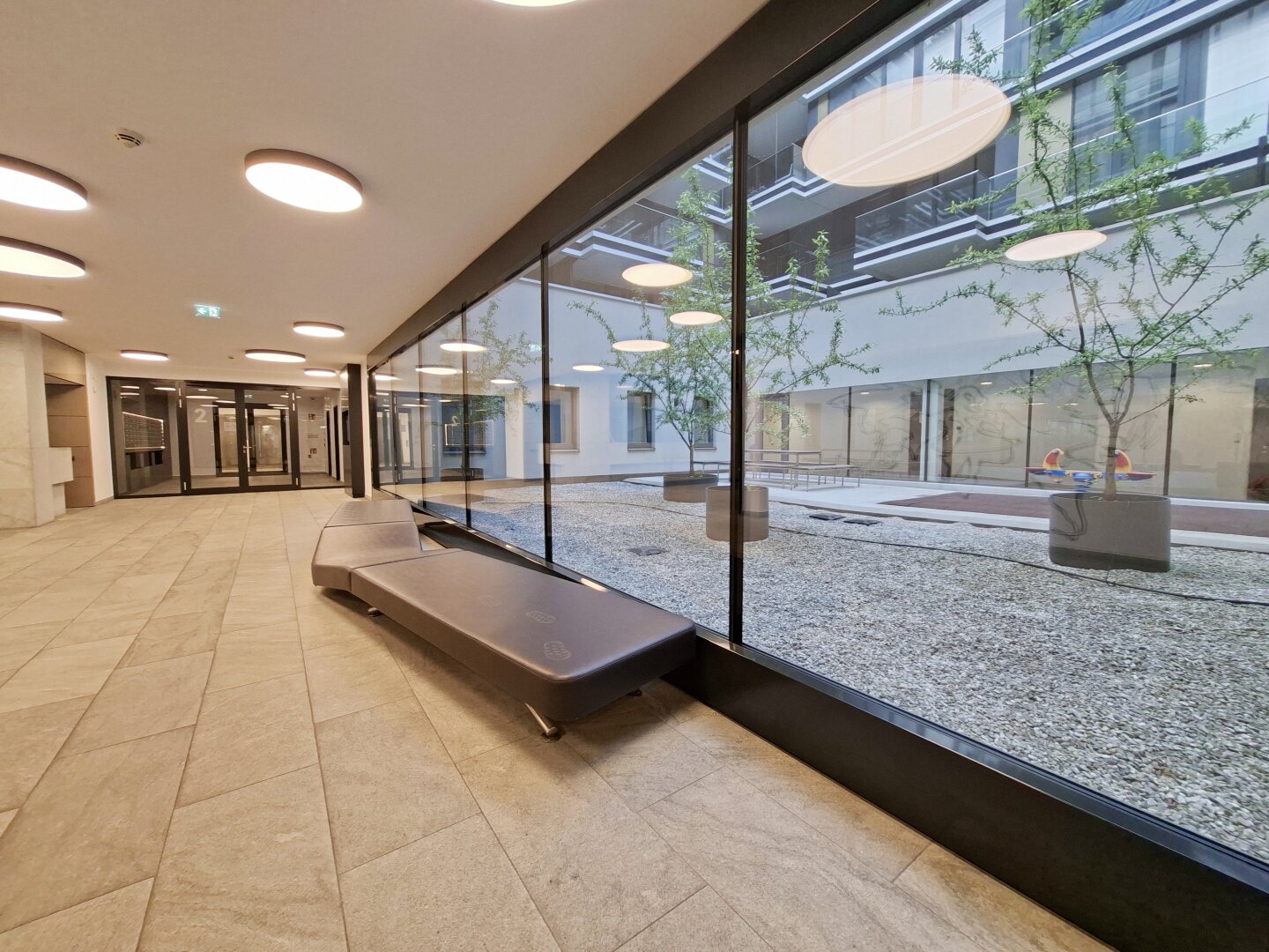 Hochwertige 2-Zimmerwohnung mit Loggia  im Diplomatenviertel beim Stadtpark!