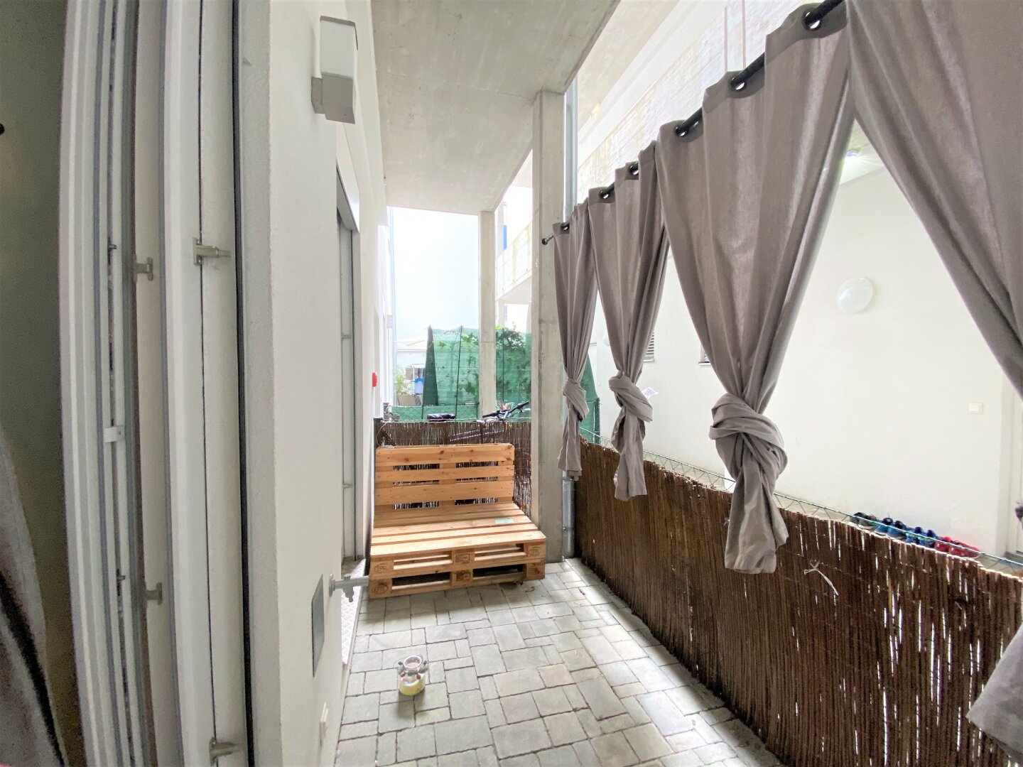 Gemütliche 2 Zimmerwohnung für Studierende und Singles mit Terrasse im Servitenviertel