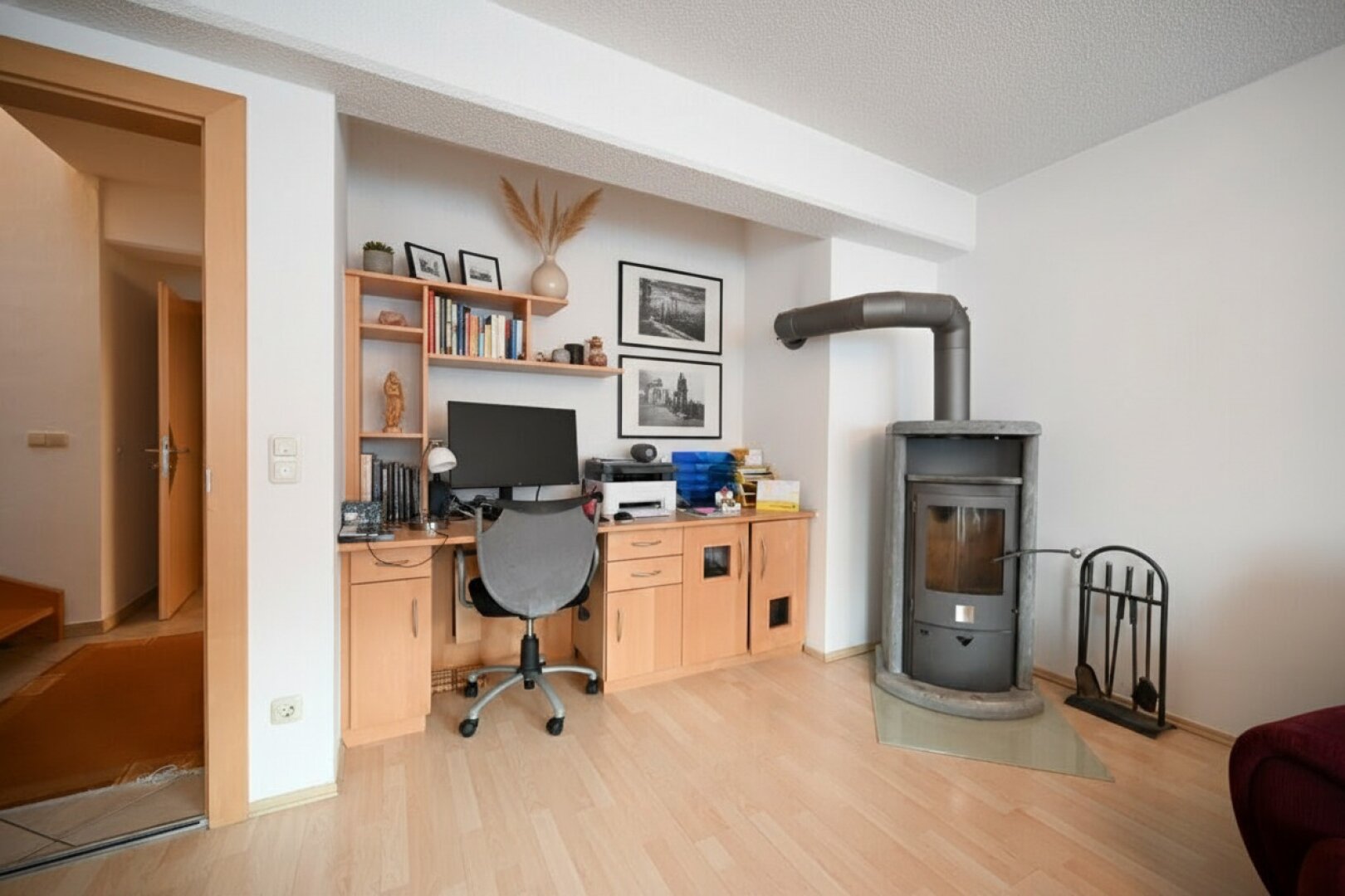 Vollmöblierte, helle Maisonette Wohnung mit Seeblick
