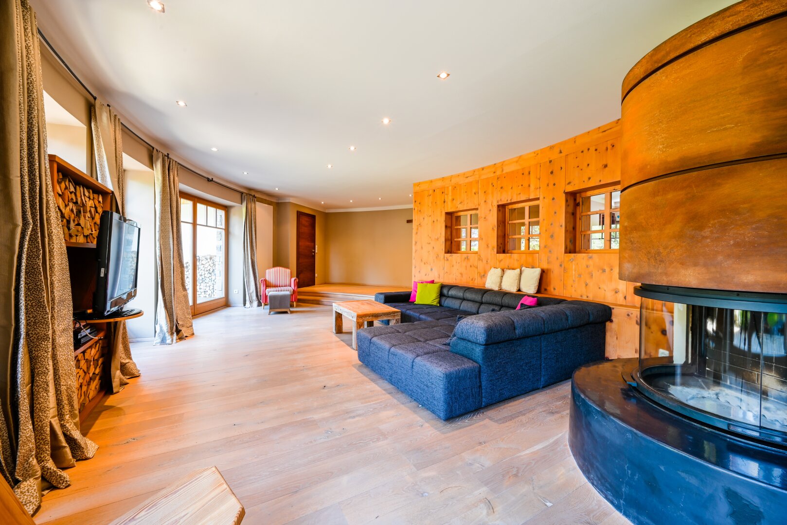 Ikonische Villa in privilegierter Ruhelage – 300 m² exklusiver Wohnkultur auf 1.000 m² Privatgrund
