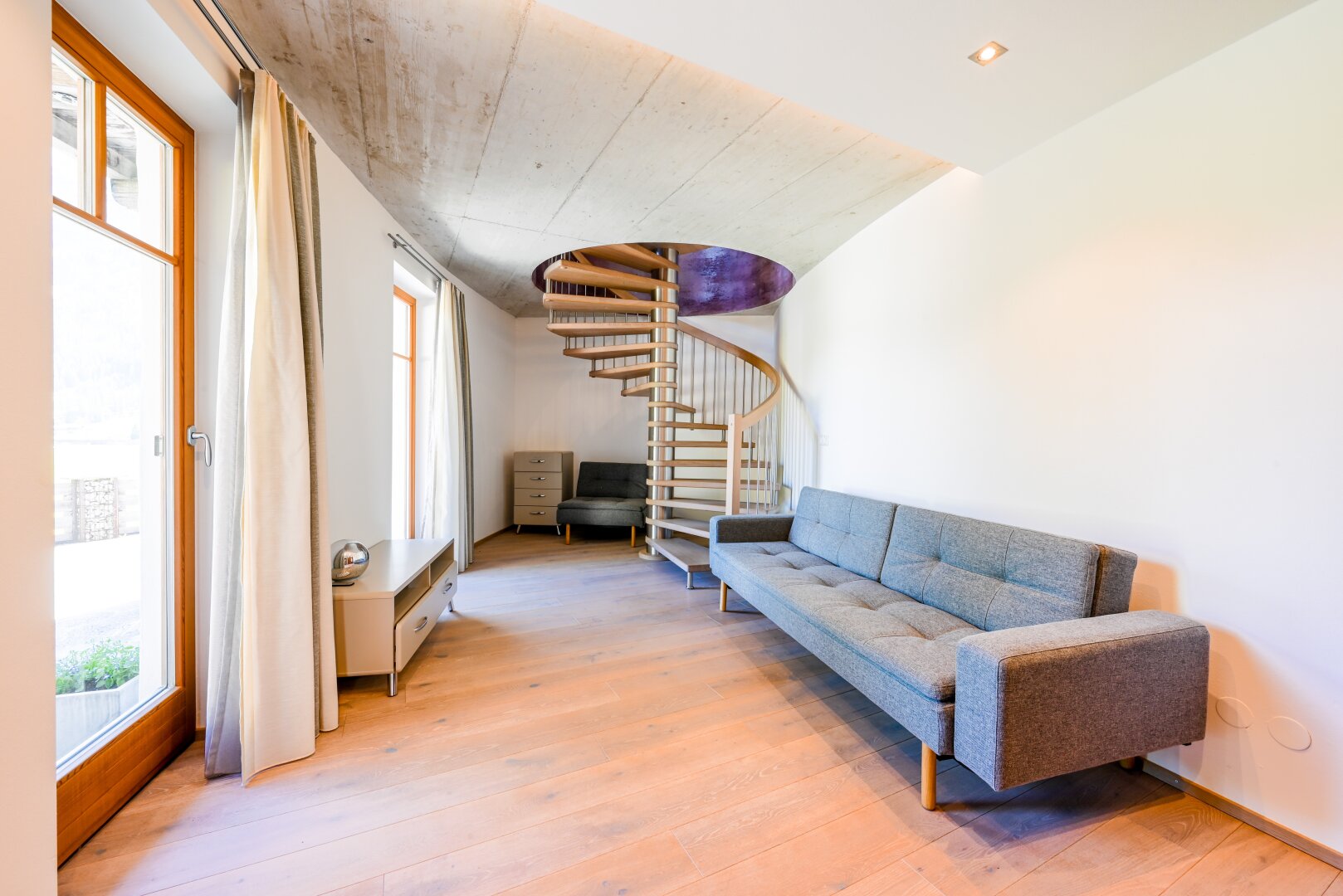 Ikonische Villa in privilegierter Ruhelage – 300 m² exklusiver Wohnkultur auf 1.000 m² Privatgrund
