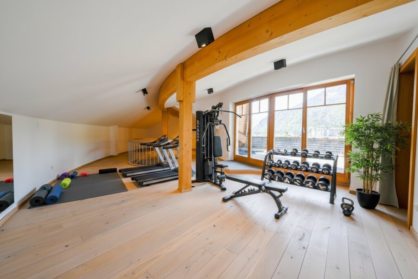 Ikonische Villa in privilegierter Ruhelage – 300 m² exklusiver Wohnkultur auf 1.000 m² Privatgrund