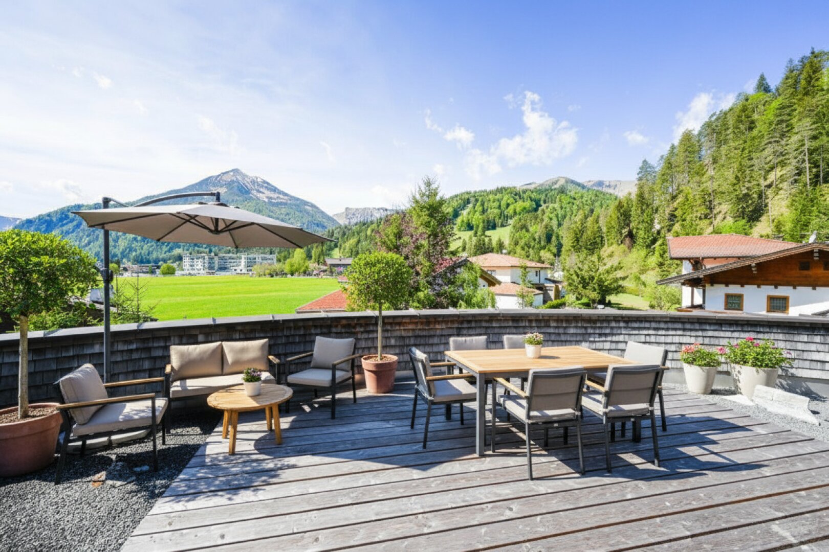 Ikonische Villa in privilegierter Ruhelage – 300 m² exklusiver Wohnkultur auf 1.000 m² Privatgrund