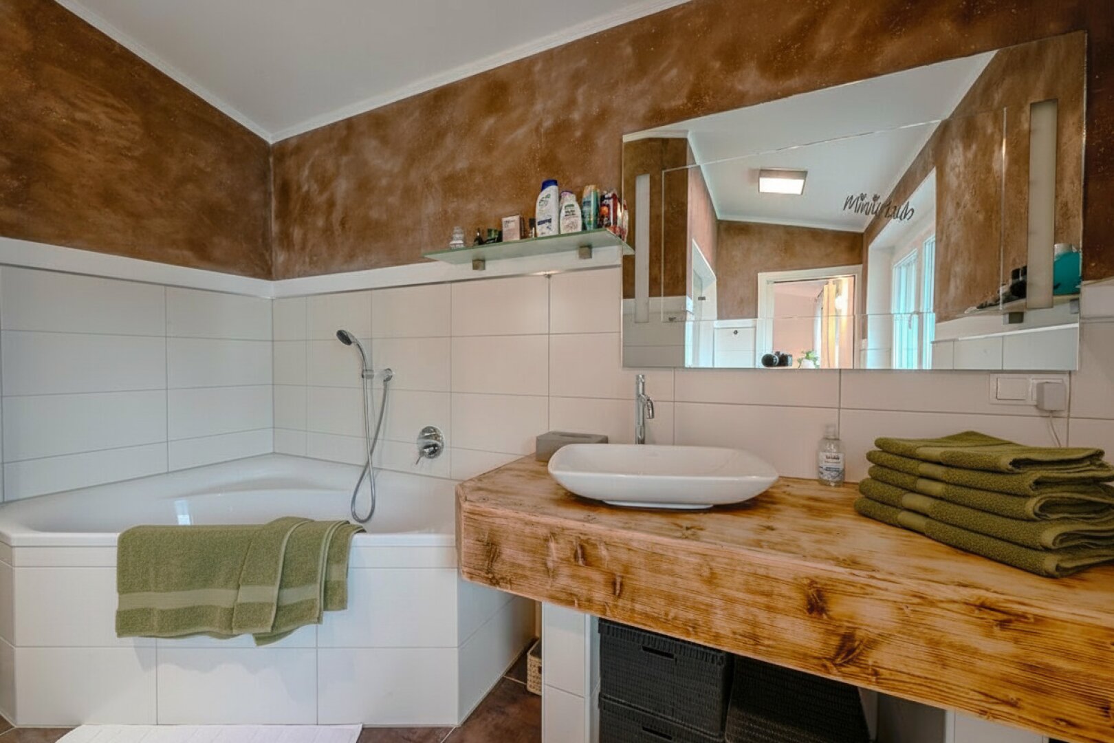 Großzügige 2-Zimmer Penthouse-Eigentumswohnung mit geschmackvollem Wellnessbereich