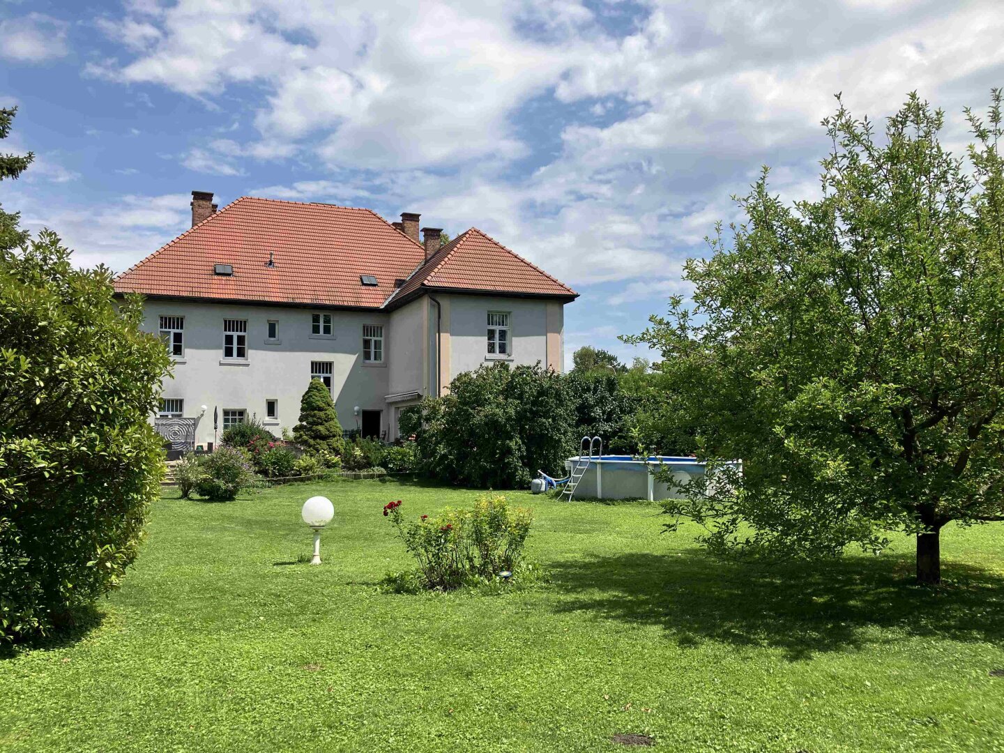 Villa mit Garten
