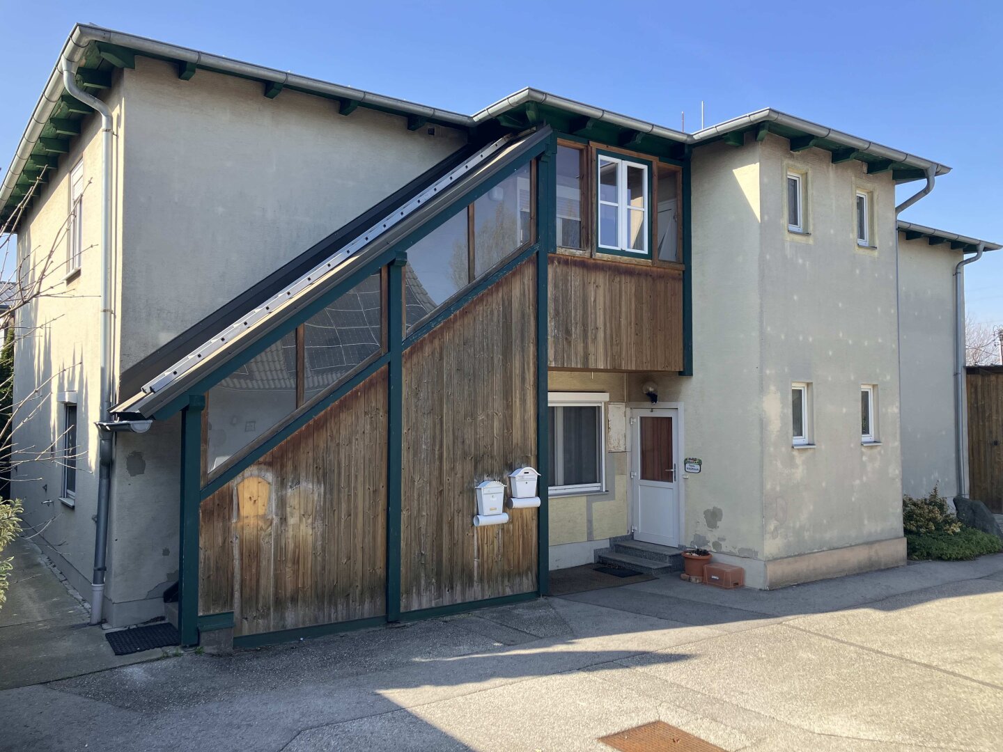 Haus mit 3 Wohnungen