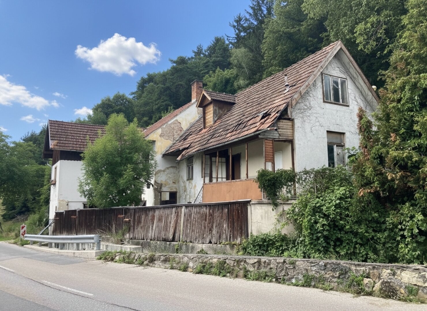 Haus und Rohbau