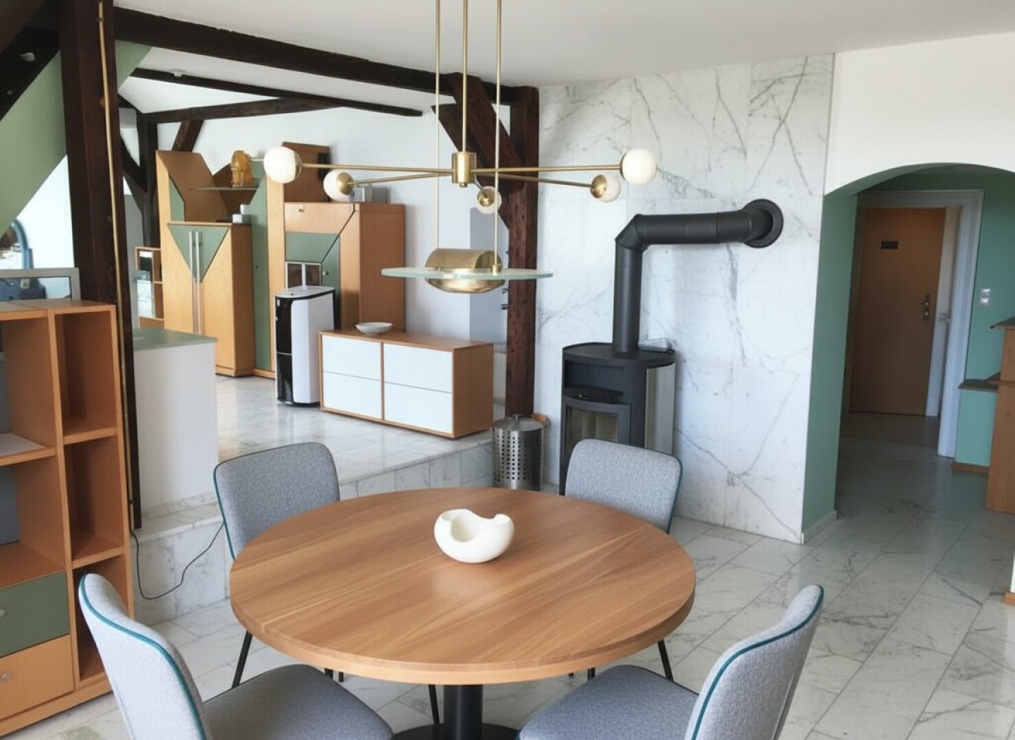 Gemütliche 3 Zimmer-Loftwohnung im Dachgeschoss perfekt für Künstler, Single, Paare und kleine Familie