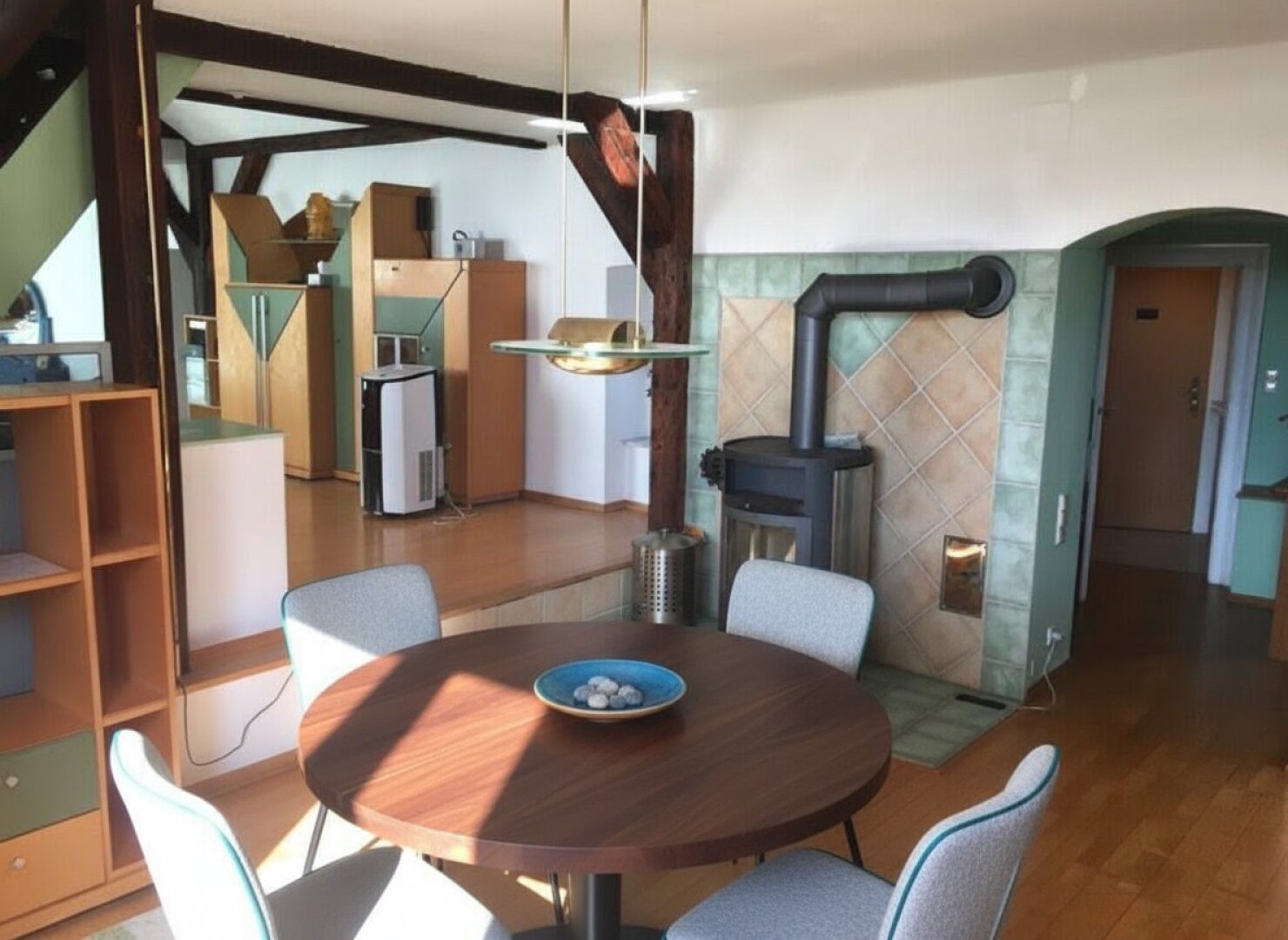 Gemütliche 3 Zimmer-Loftwohnung im Dachgeschoss perfekt für Künstler, Single, Paare und kleine Familie