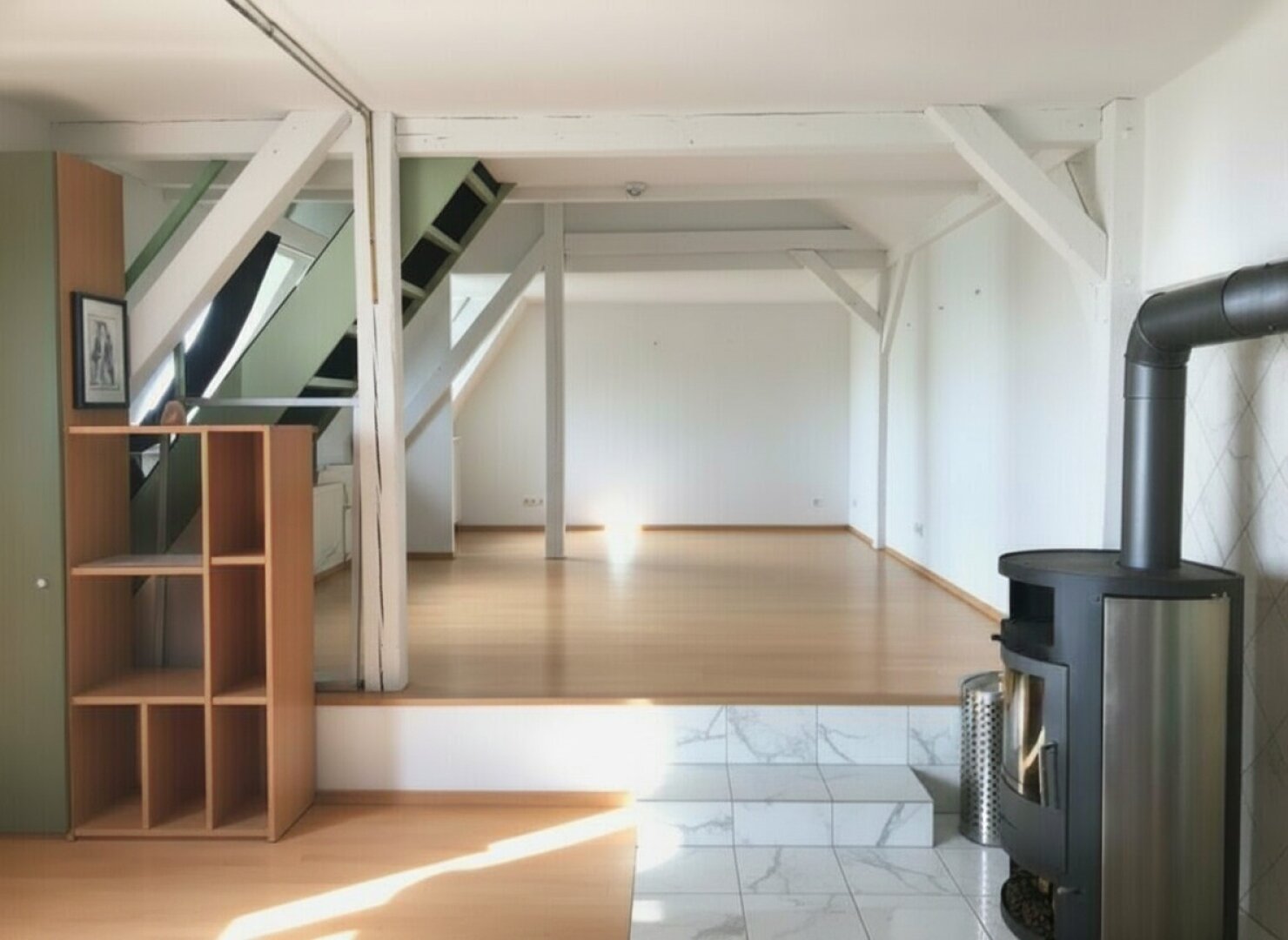 Gemütliche 3 Zimmer-Loftwohnung im Dachgeschoss perfekt für Künstler, Single, Paare und kleine Familie