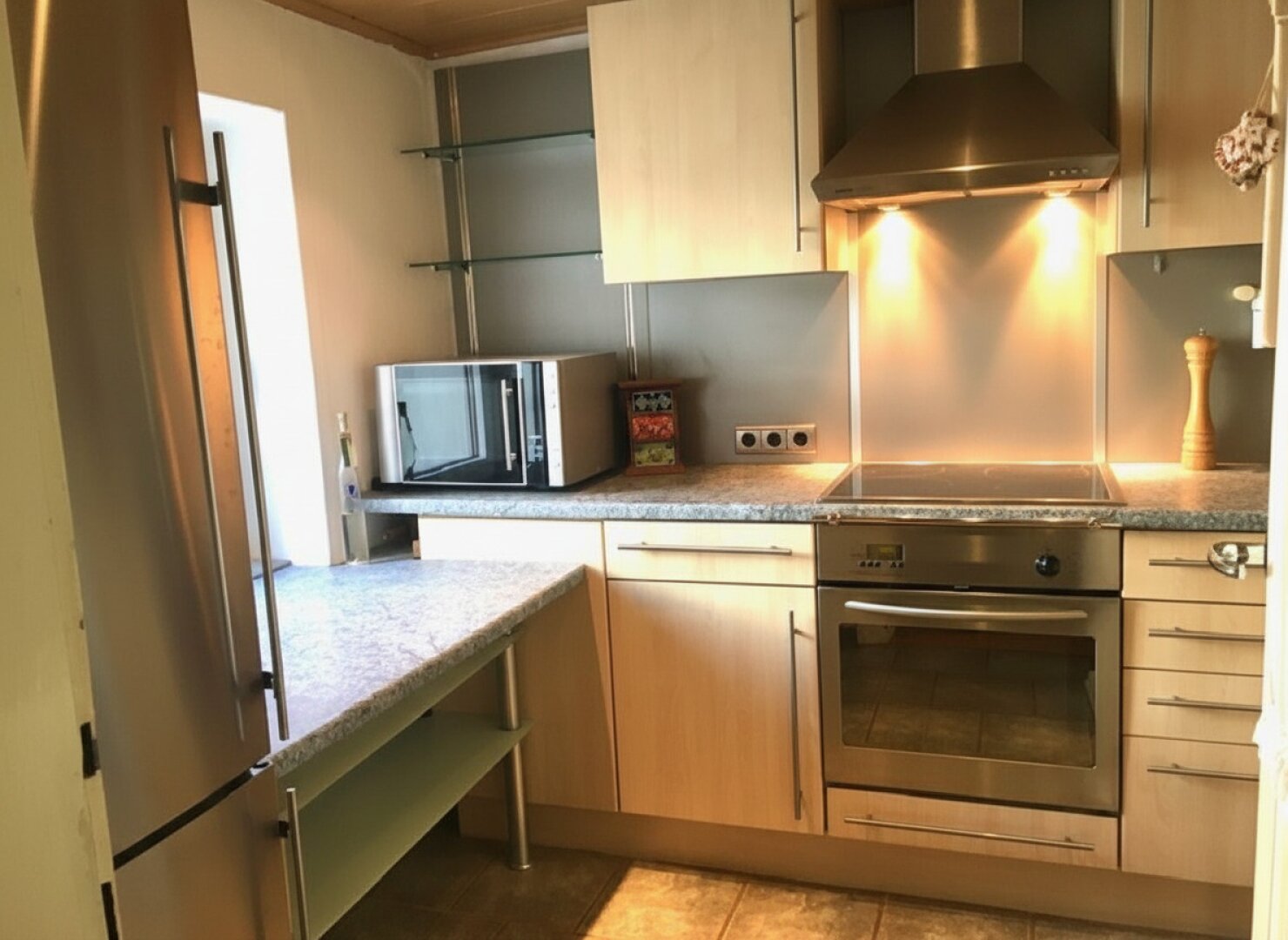 Gemütliche 3 Zimmer-Loftwohnung im Dachgeschoss perfekt für Künstler, Single, Paare und kleine Familie