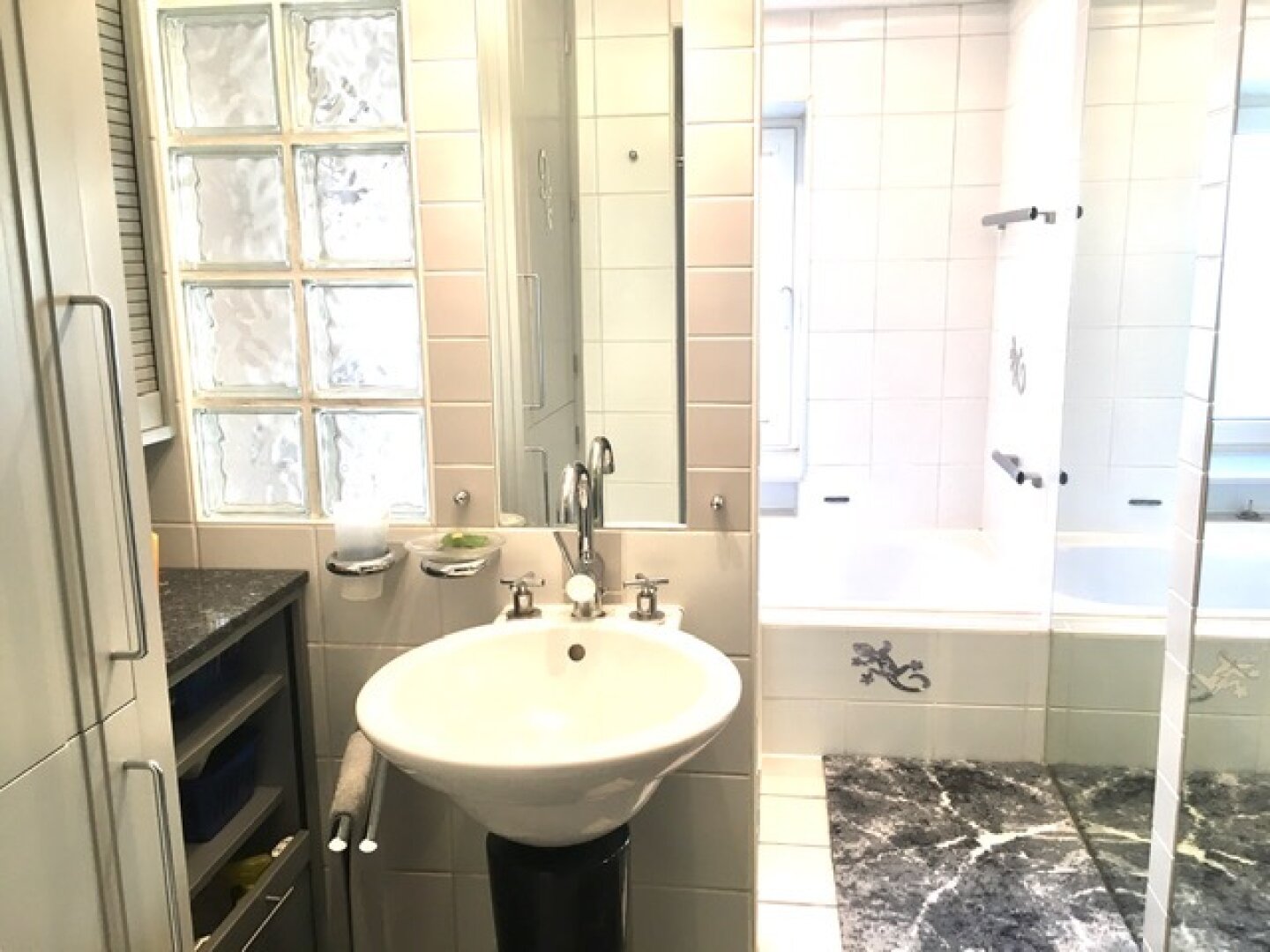 Gemütliche 3 Zimmer-Loftwohnung im Dachgeschoss perfekt für Künstler, Single, Paare und kleine Familie