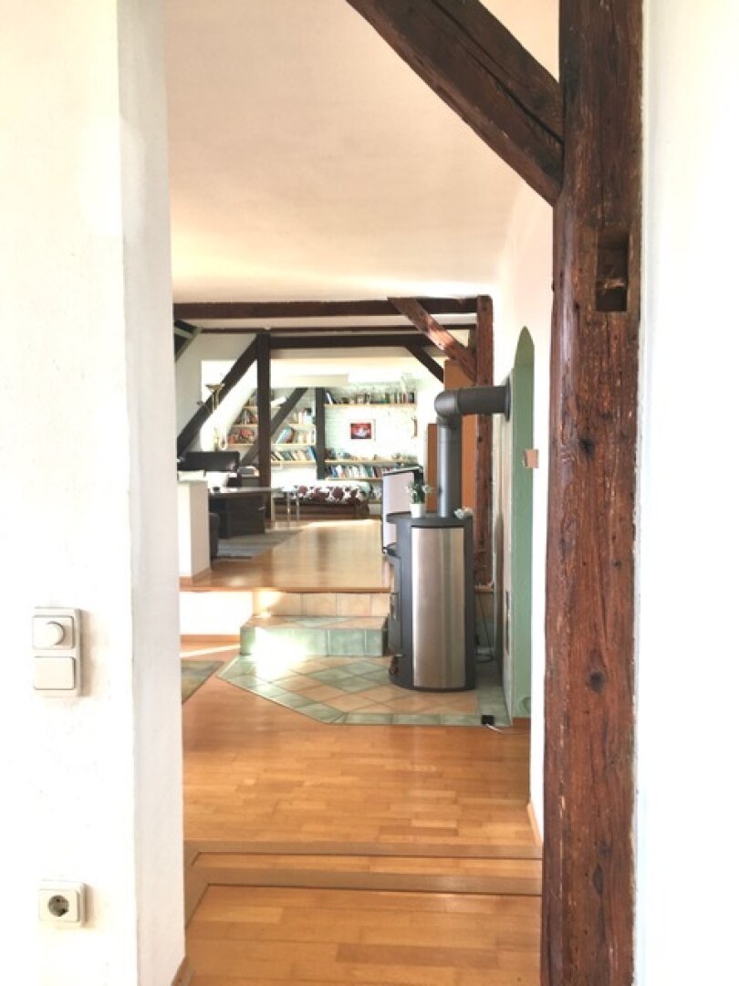 Gemütliche 3 Zimmer-Loftwohnung im Dachgeschoss perfekt für Künstler, Single, Paare und kleine Familie
