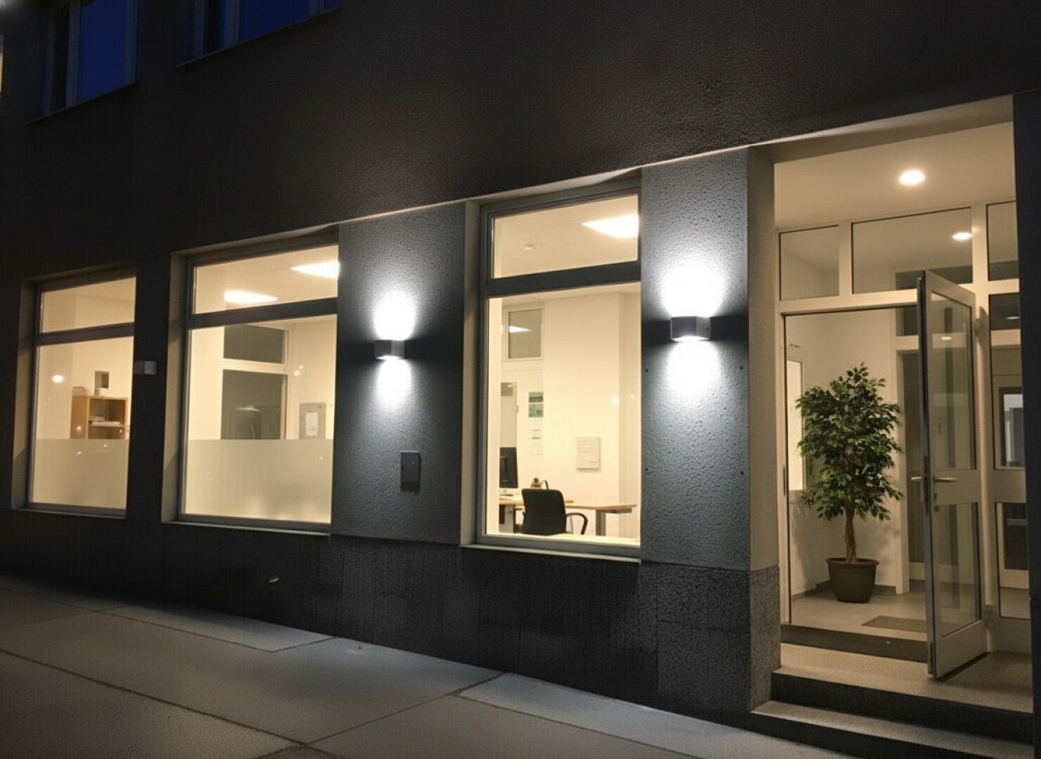 Ordination, Praxis, Geschäftslokal, Büro, Therapie- und Fitness Studio in bester Lage mit voll ausgestatteter 55m² Wohnung und 2 TG Plätze