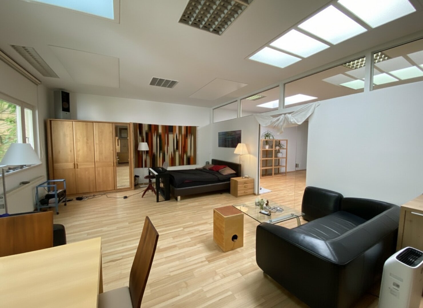 Ordination, Praxis, Geschäftslokal, Büro, Therapie- und Fitness Studio in bester Lage mit voll ausgestatteter 55m² Wohnung und 2 TG Plätze
