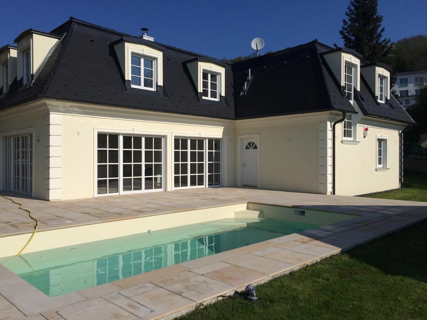 3400 KLOSTERNEUBURG - TRAUMHAFTE LAGE AM ÖLBERG -  EXKLUSIVE VILLA