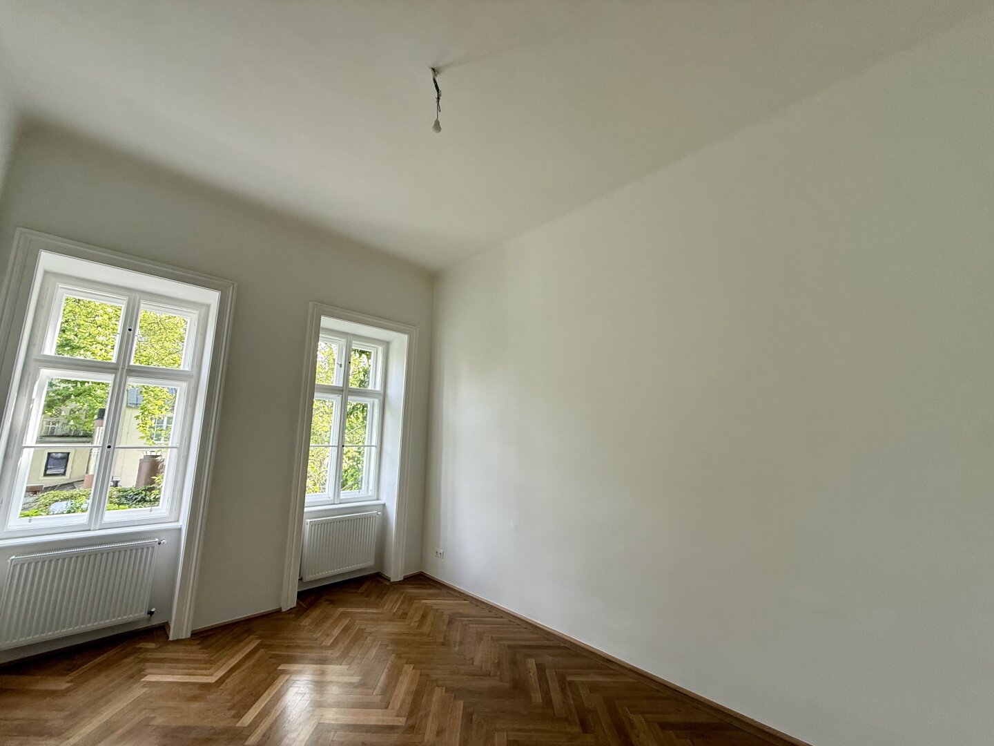 Lichtdurchfluteter Erstbezug in ruhiger Grünlage nahe Rochusmarkt & U1