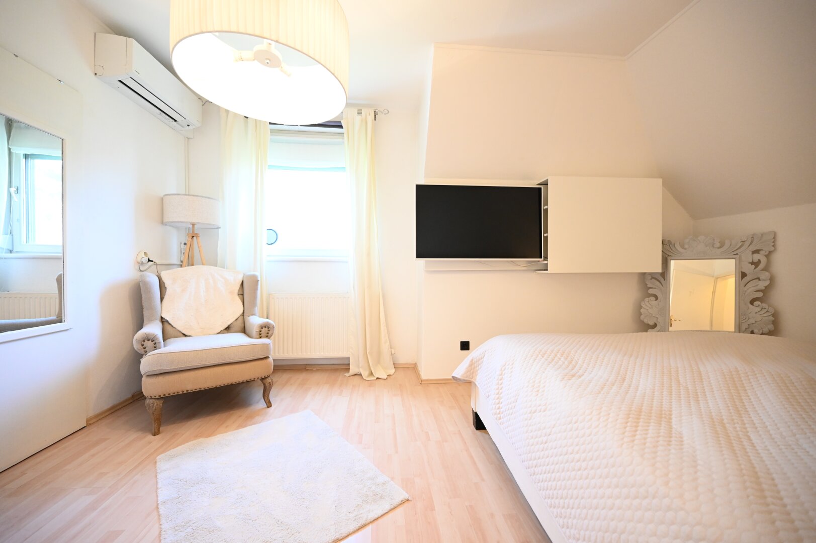 Top Einfamilienhaus in Klosterneuburg – 6 Zimmer - Terrasse - Garage -Pool