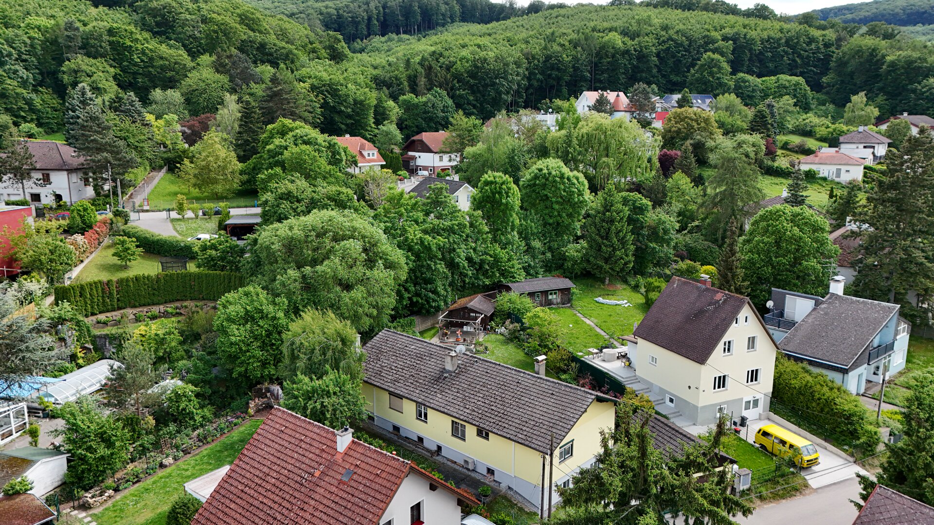 Top gepflegtes EFH mit Swimmingpool, Sauna und Traumgarten