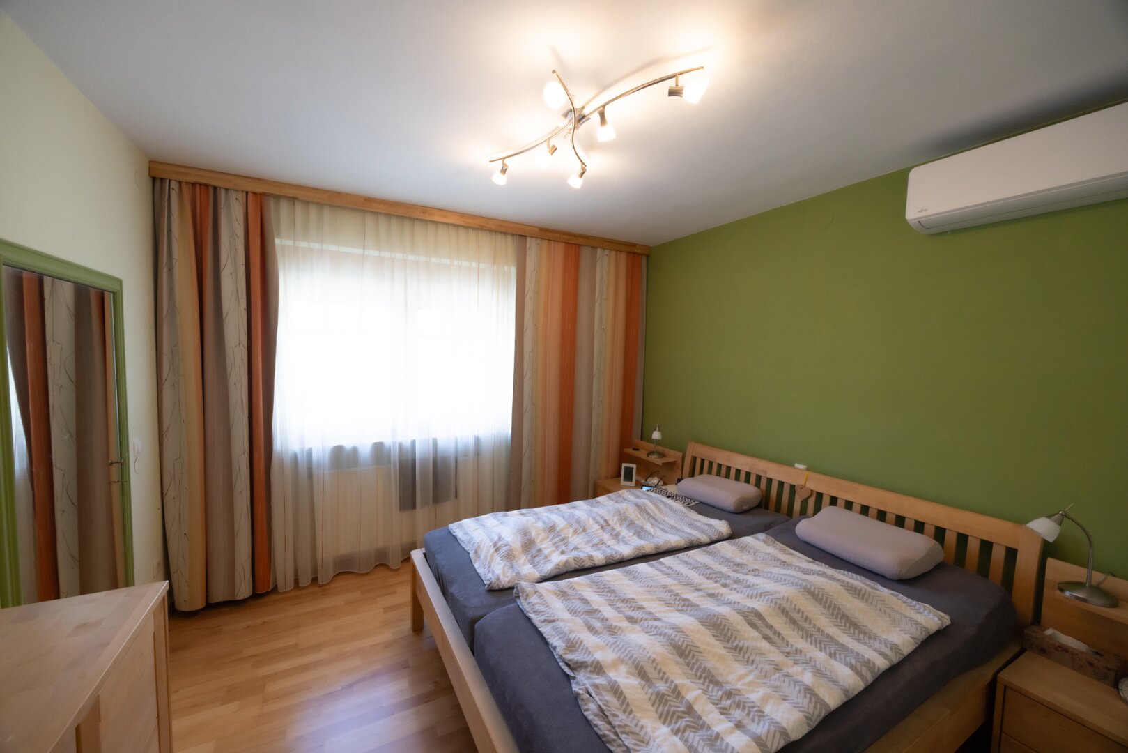 Top gepflegtes EFH mit Swimmingpool, Sauna und Traumgarten