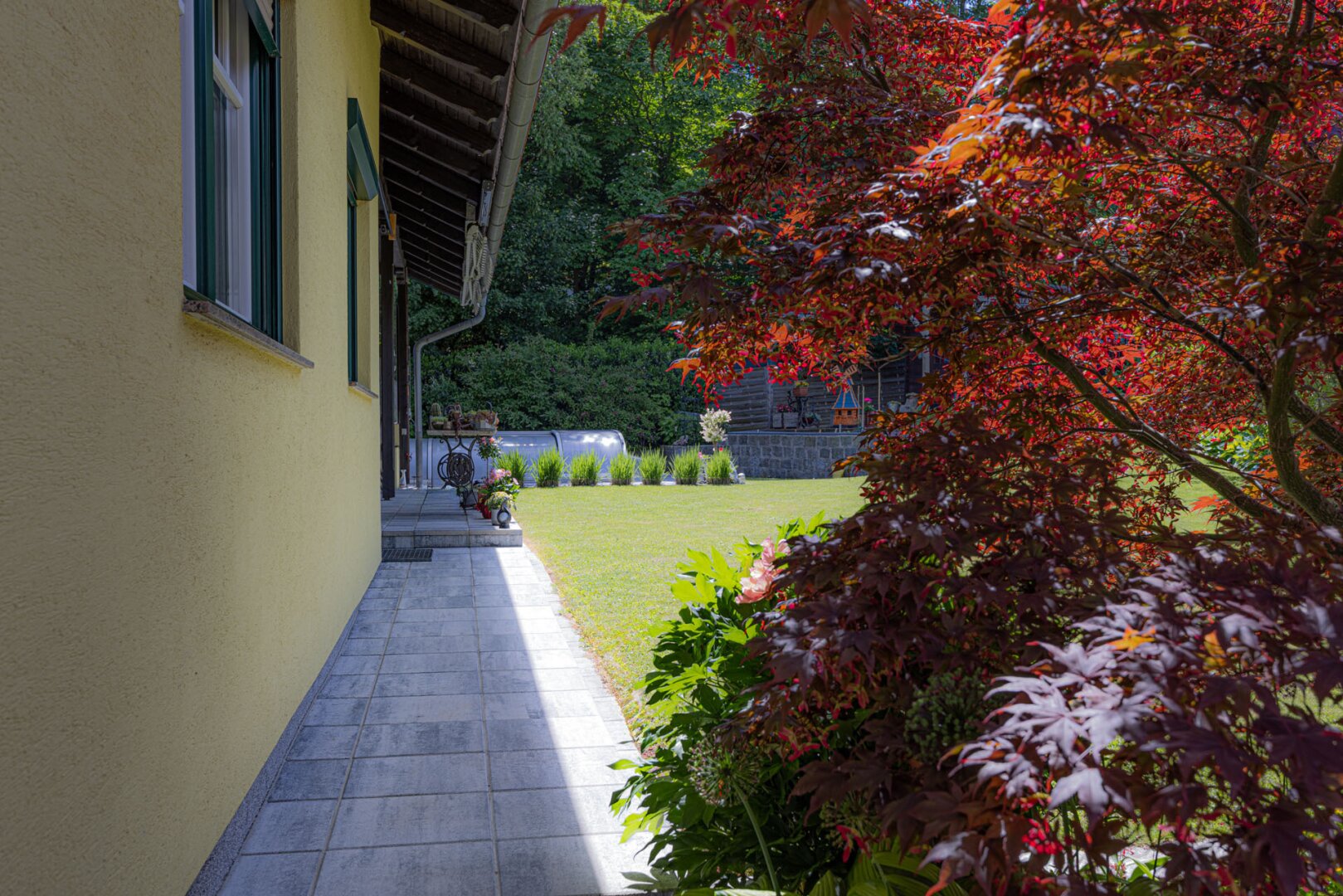Top gepflegtes EFH mit Swimmingpool, Sauna und Traumgarten