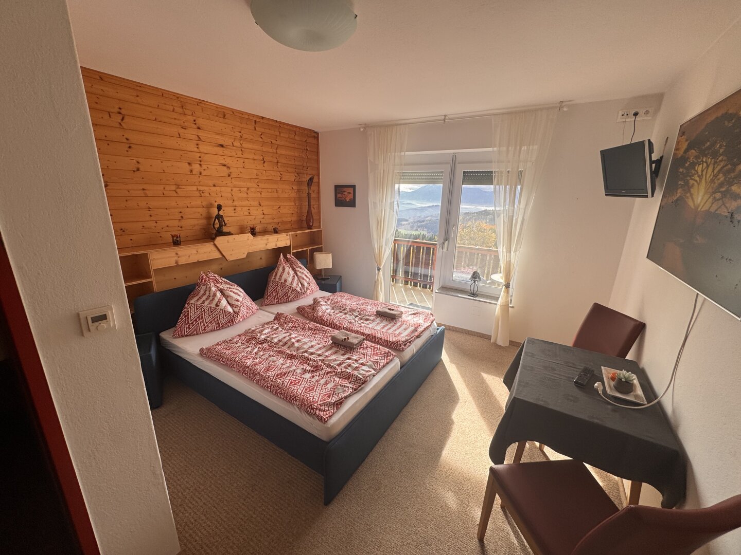 Komplett ausgestattetes Gästehaus mit 9 Zimmern, privater Wohnung, Restaurant samt moderner Gastroküche und zusätzlichem Nebengebäude!