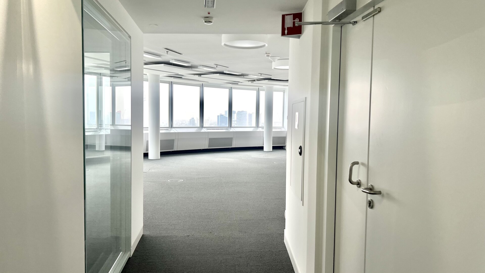 Traumhafte Büroflächen im Millennium Tower 27.OG