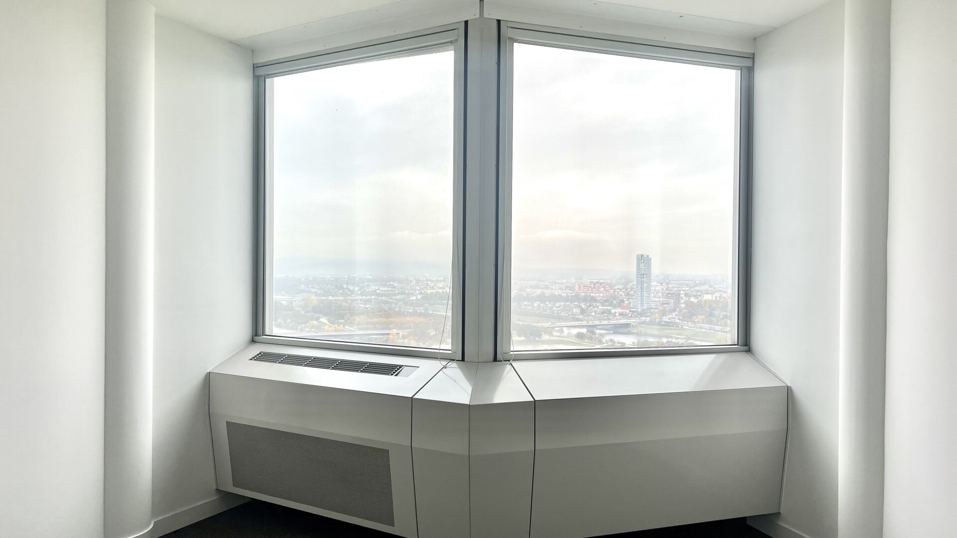 Traumhafte Büroflächen im Millennium Tower 27.OG