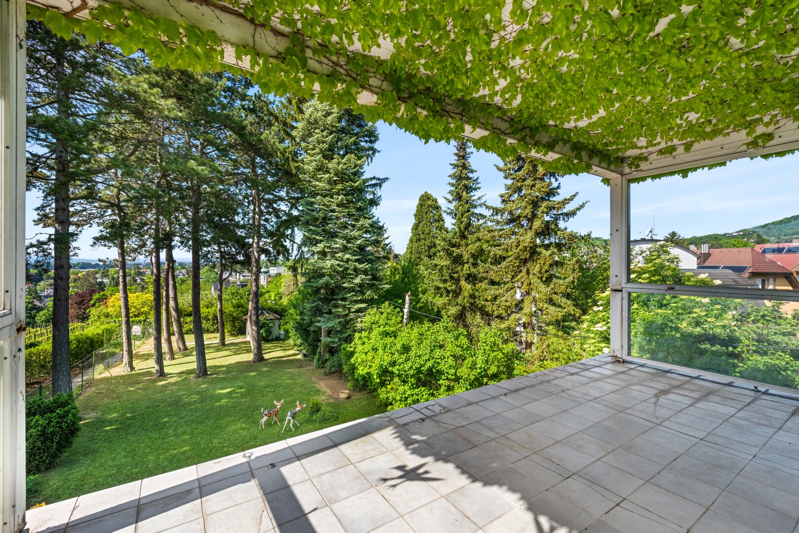Wohnen mit Geschichte: Villa mit spektakulärer Aussicht im beliebten Grinzing!