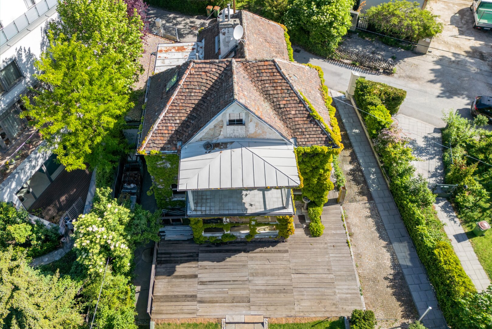 Wohnen mit Geschichte: Villa mit spektakulärer Aussicht im beliebten Grinzing!