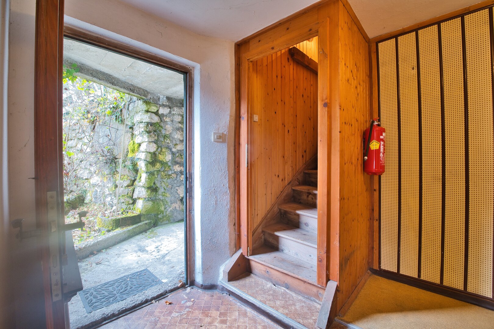 Exklusives Wohnen in idyllischer Lage mit Seeblick - Traumhaus in Hallstatt mit 7 Zimmern, Garten, Balkon und Stellplätzen.