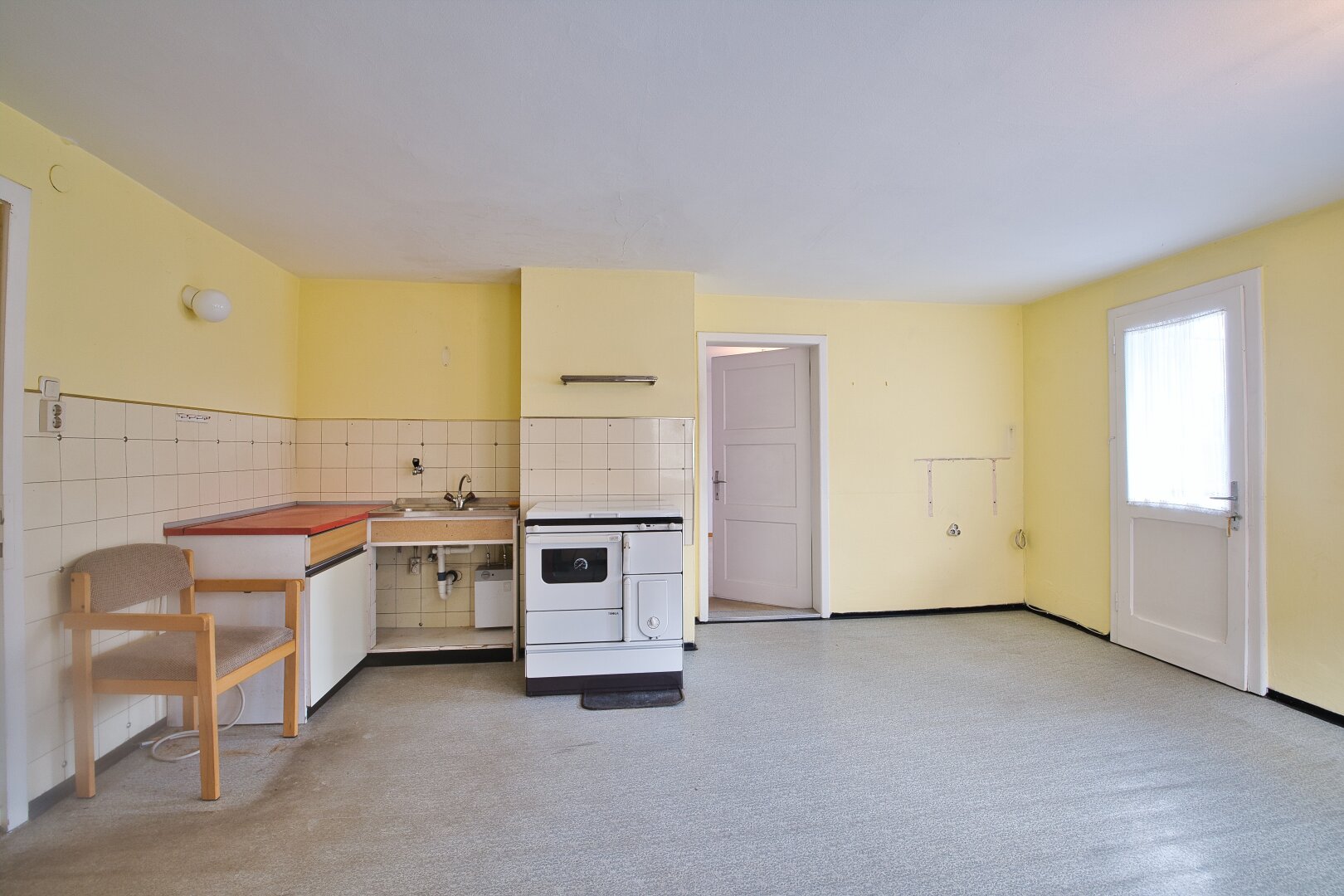 Exklusives Wohnen in idyllischer Lage mit Seeblick - Traumhaus in Hallstatt mit 7 Zimmern, Garten, Balkon und Stellplätzen.