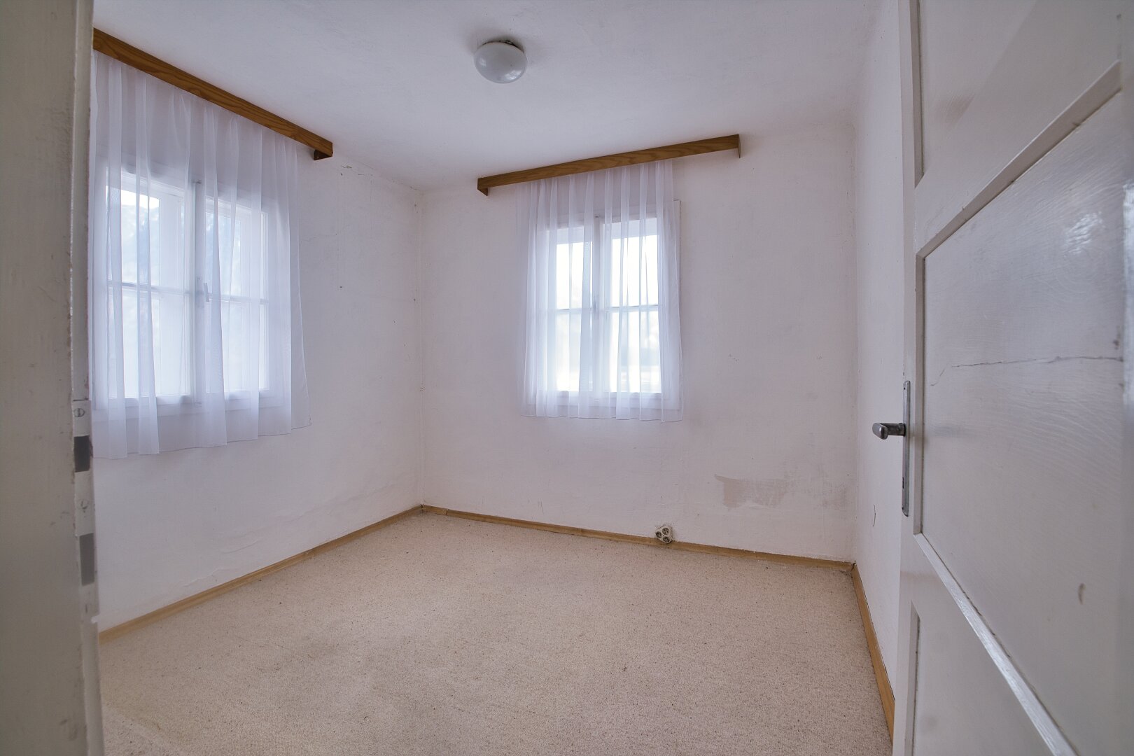 Exklusives Wohnen in idyllischer Lage mit Seeblick - Traumhaus in Hallstatt mit 7 Zimmern, Garten, Balkon und Stellplätzen.