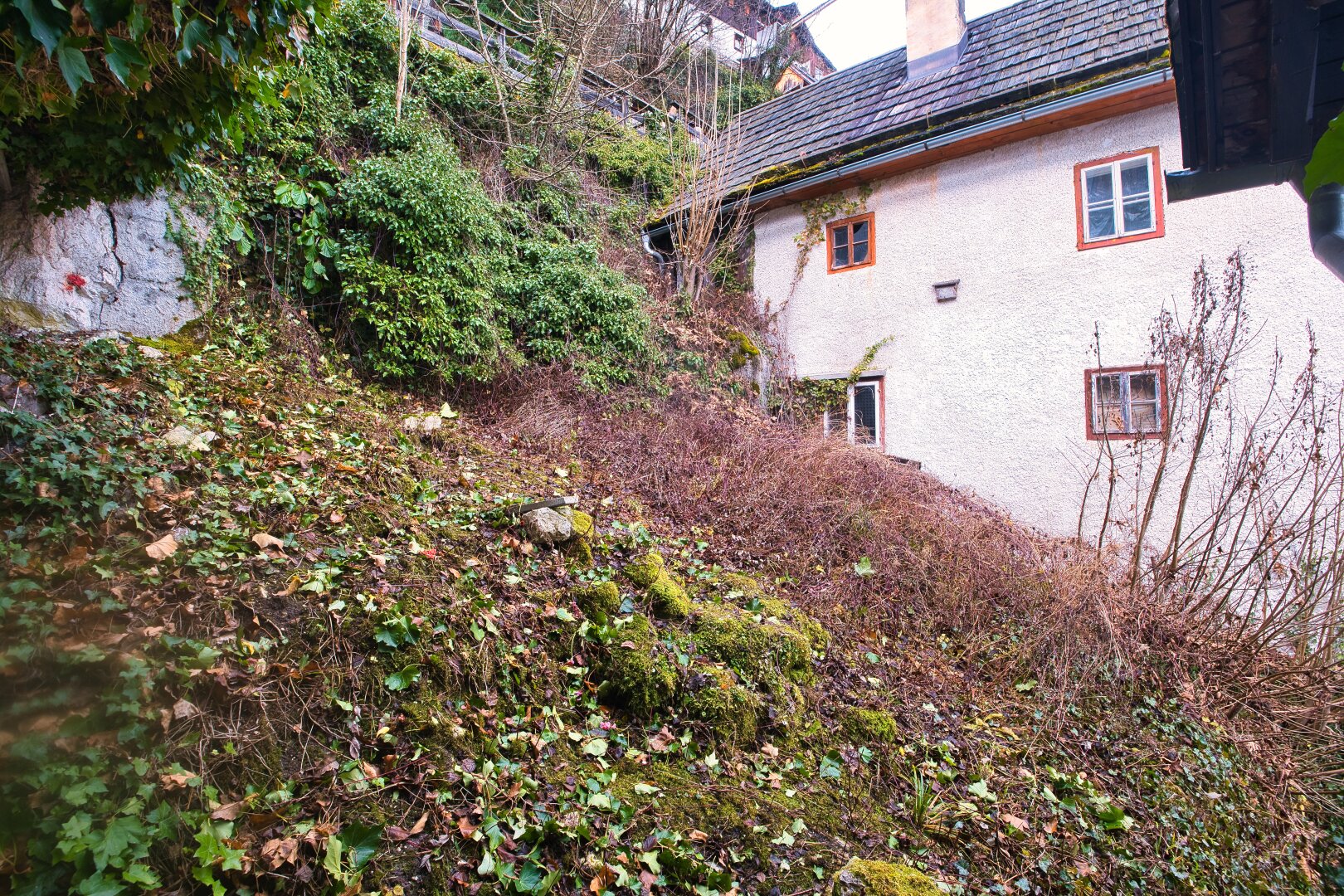 Exklusives Wohnen in idyllischer Lage mit Seeblick - Traumhaus in Hallstatt mit 7 Zimmern, Garten, Balkon und Stellplätzen.