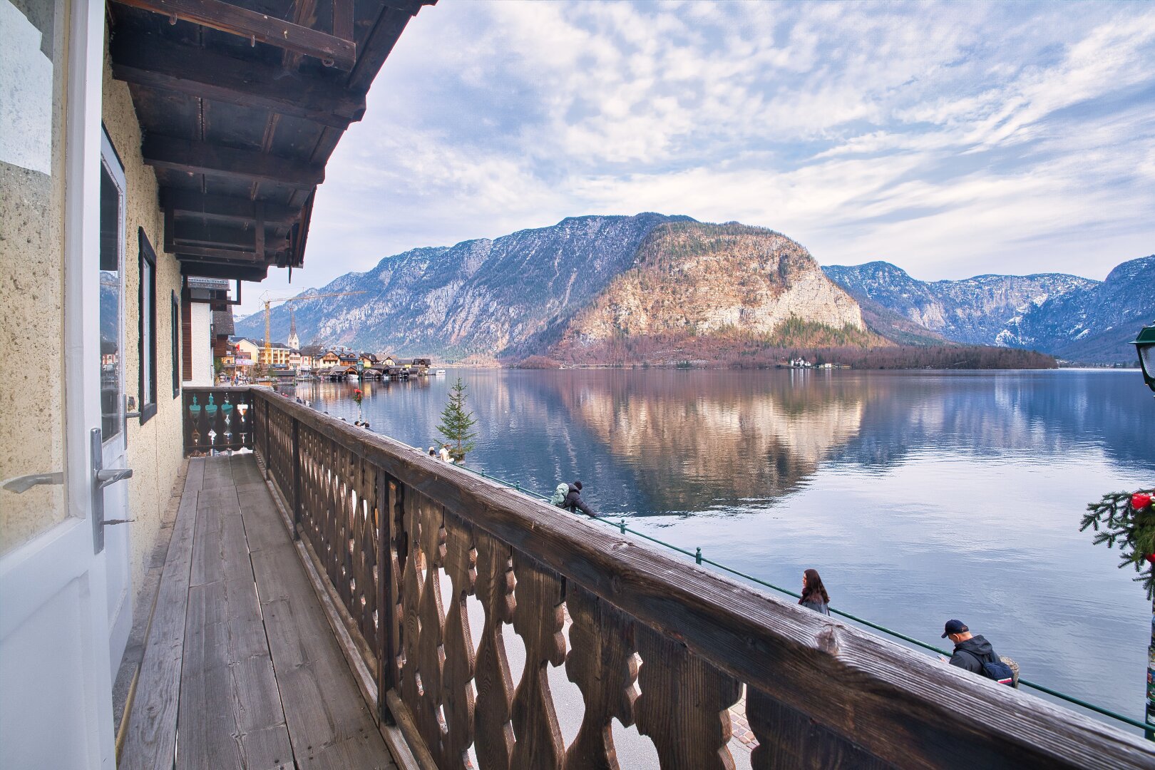 Exklusives Wohnen in idyllischer Lage mit Seeblick - Traumhaus in Hallstatt mit 7 Zimmern, Garten, Balkon und Stellplätzen.
