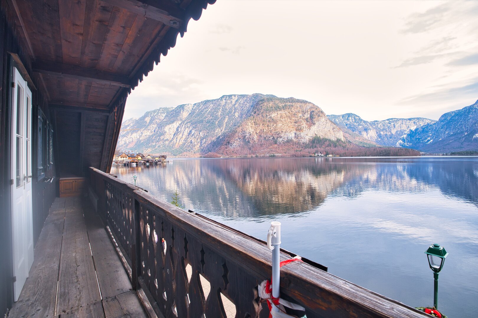 Exklusives Wohnen in idyllischer Lage mit Seeblick - Traumhaus in Hallstatt mit 7 Zimmern, Garten, Balkon und Stellplätzen.