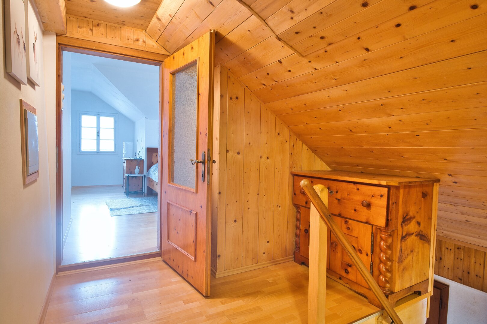 Exklusives Wohnen in idyllischer Lage mit Seeblick - Traumhaus in Hallstatt mit 7 Zimmern, Garten, Balkon und Stellplätzen.