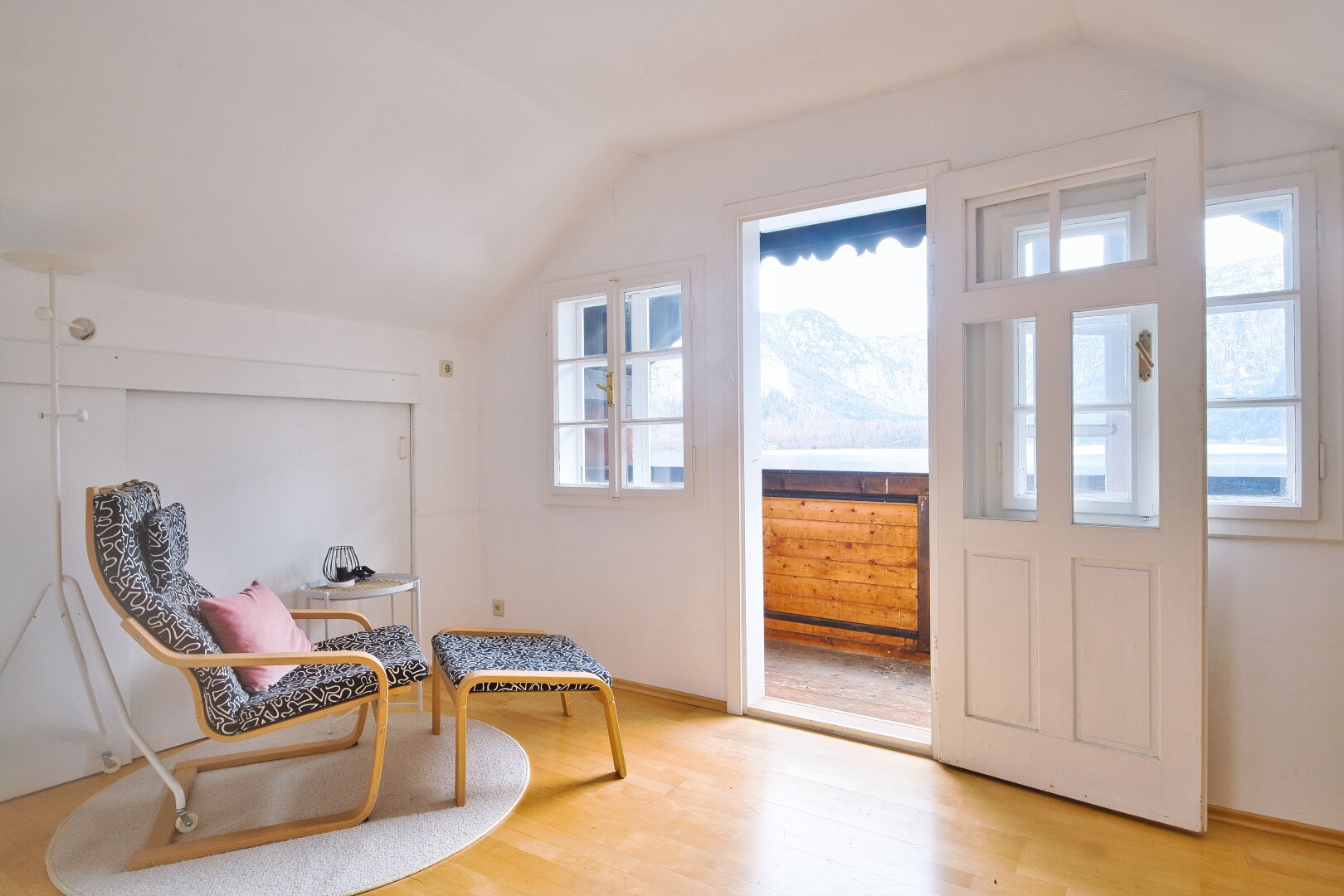 Exklusives Wohnen in idyllischer Lage mit Seeblick - Traumhaus in Hallstatt mit 7 Zimmern, Garten, Balkon und Stellplätzen.