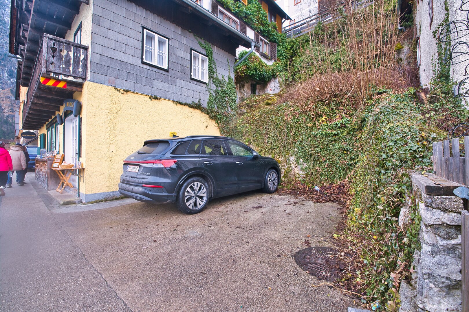 Exklusives Wohnen in idyllischer Lage mit Seeblick - Traumhaus in Hallstatt mit 7 Zimmern, Garten, Balkon und Stellplätzen.