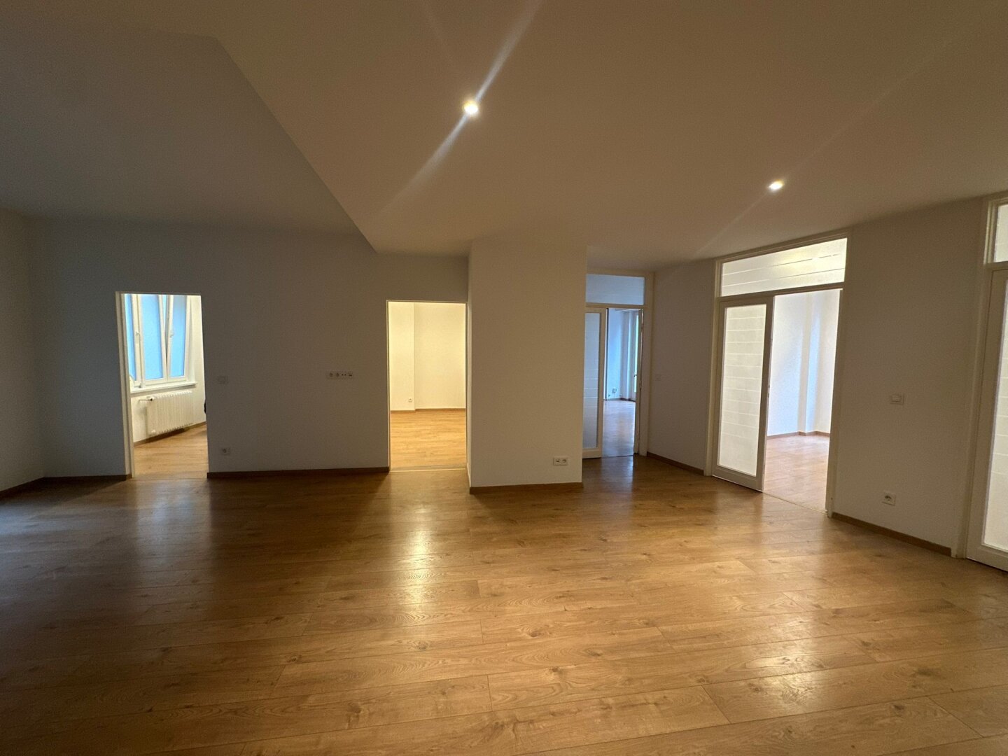 Moderne Wohn&Bürofläche mit Balkon im Herzen Wiens