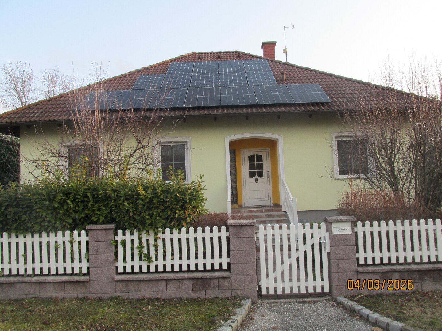 Traumhafter Bungalow vollunterkellert mit Fitness und Kino, perfekt und gepflegt mit wunderbaren Garten
