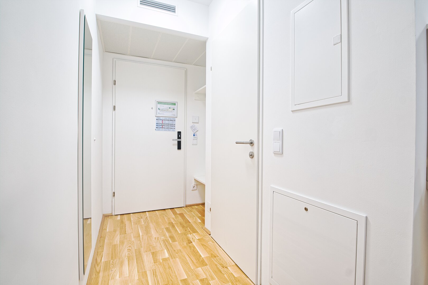 möblierte Apartments zur Kurzzeitmiete (2-12 Monate) / furnished apartments for short-term rental (2-12 months)